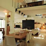 Maison D'architecte Avec Vue Sur Les Alpilles * 阿维尼翁新城